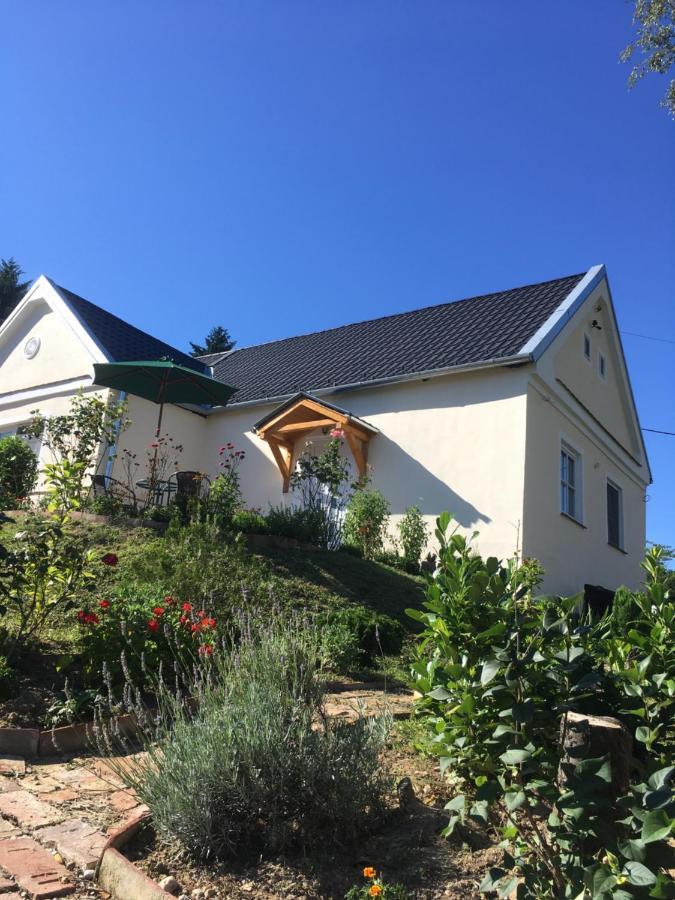 Jokai Vendeghaz Homokkomarom Exterior photo